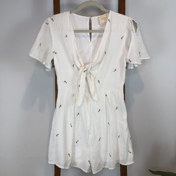 đť…şwhite romper with palm trees - Picture 3 of 17